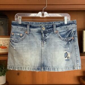 Vintage Y2K American Eagle Distressed Denim Micro Mini Skirt Size 8 AEO Low Rise